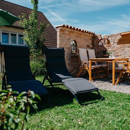 Ferienwohnung Am Weinberg Boetzingen Esterno foto